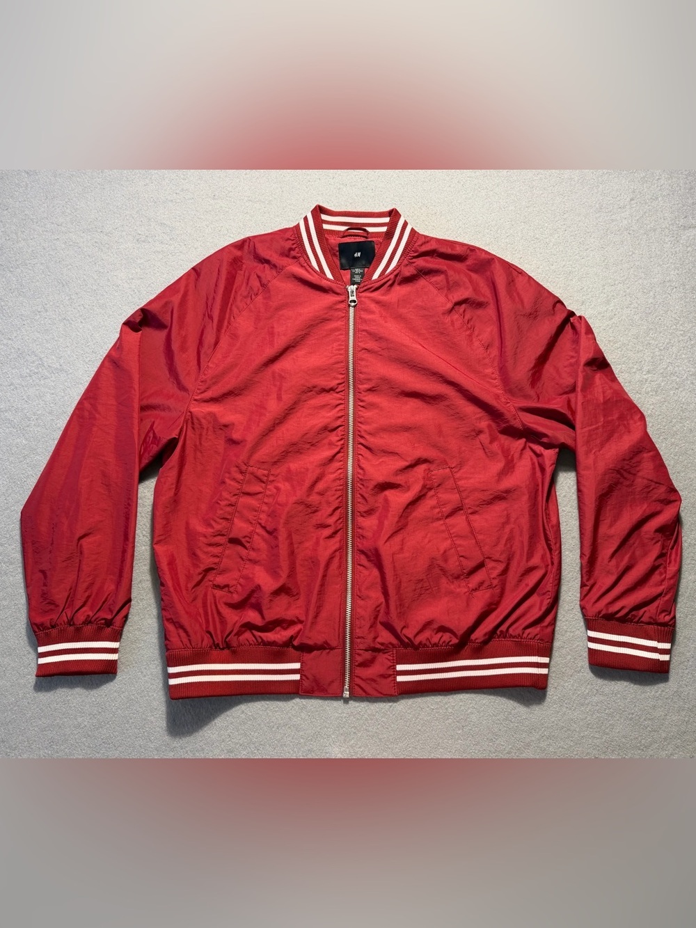 H&M Regular Fit Windbreaker Jacket Men’s Large Red Full Zip Lightweight Coat